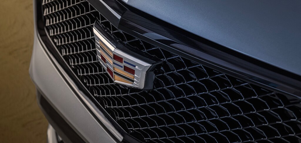 Cadillac XT4 2024, camioneta compacta con nuevo diseño de parrilla deportiva con ventilas activas