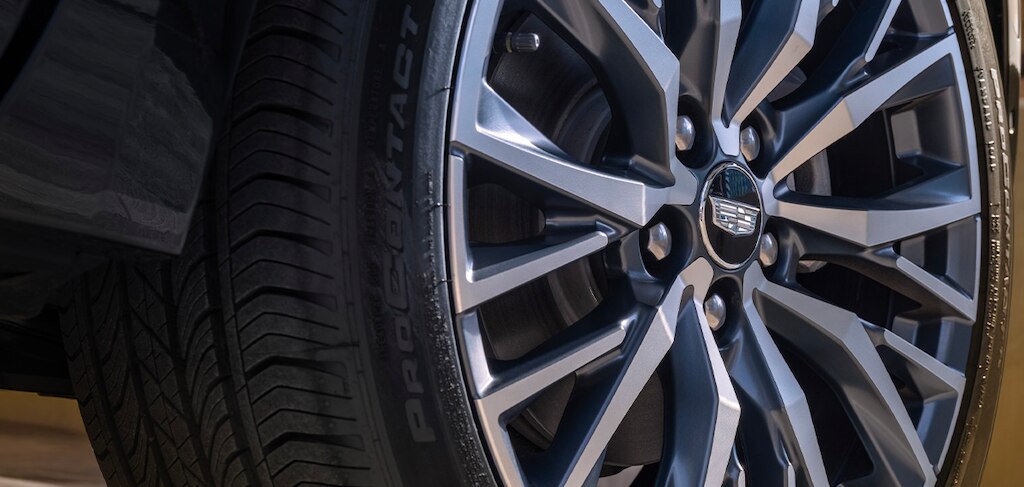 Nuevos rines de aluminio de 20 pulgadas con diseño espectacular en tu Cadillac XT4 2024, camioneta compacta de lujo
