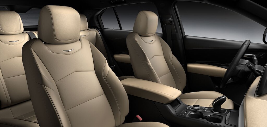 Asientos delanteros con ajuste lumbar de 4 posiciones en tu Cadillac XT4 2024, camioneta compacta de lujo