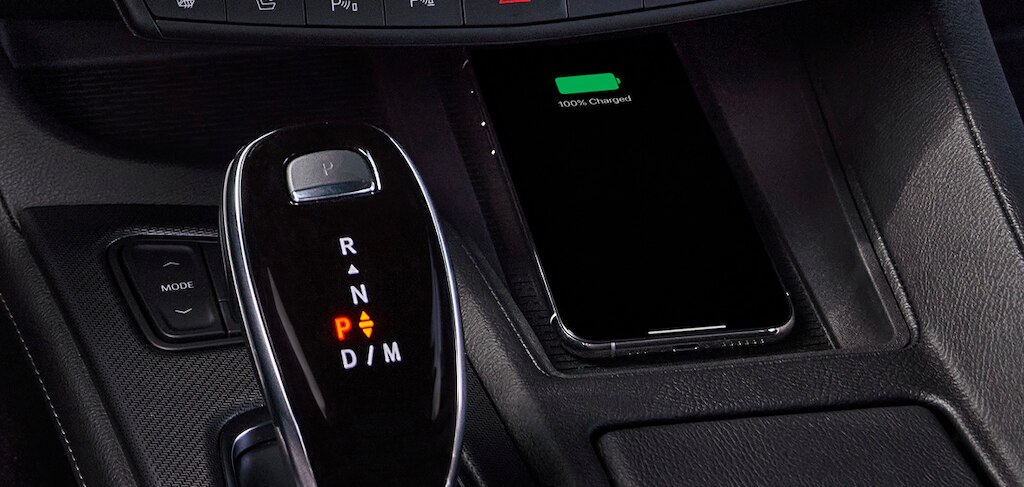 Cargador inalámbrico para smartphone en tu Cadillac XT4 2024, camioneta compacta de lujo